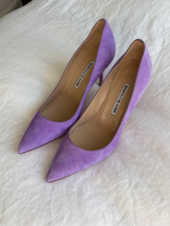 Manolo Blahnik Shoes - Manolo Blahnik Suede Pointy Toe BB 10 Classic Pumps Heels Purple Lilac Lavender